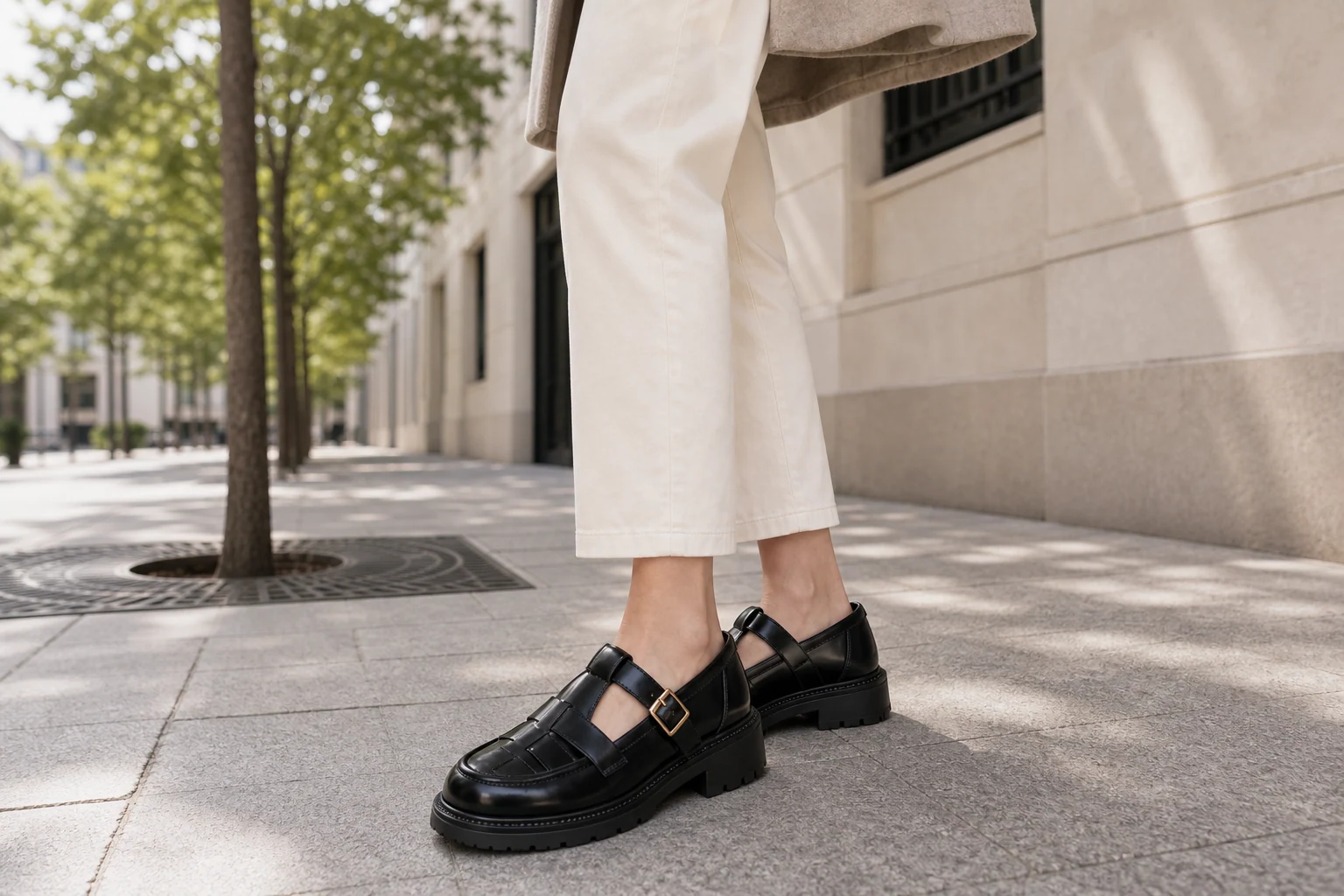 Scène de style de vie montrant les grosses chaussures de pêcheur en contexte
